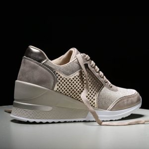 Sneakers Dam