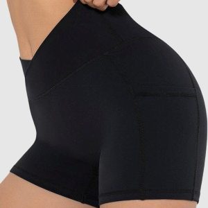 Korta sportshorts med fickor