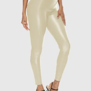 Leggings i glänsande beige imitationsläder